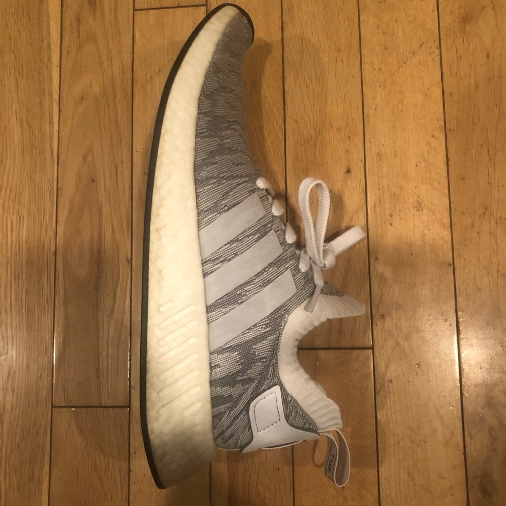 Adidas NMD R2 - Picture 3 of 4